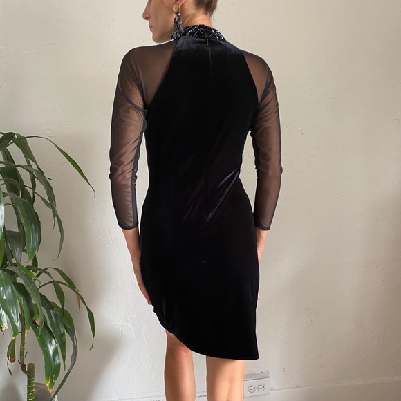 Beautiful vintage velour dress, sheer sleeve. Sz 6 - Picture 4 of 7